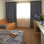 ホテル Mercure Airport Tegel