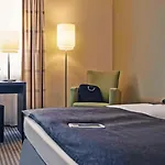 ホテル Mercure Airport Tegel