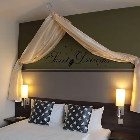 호텔 Mercure Airport Tegel 4*