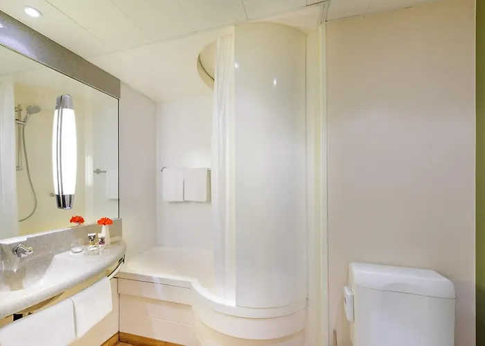 Mercure Airport Tegel 4*