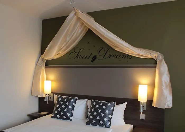 Hotel Mercure Airport Tegel 4*