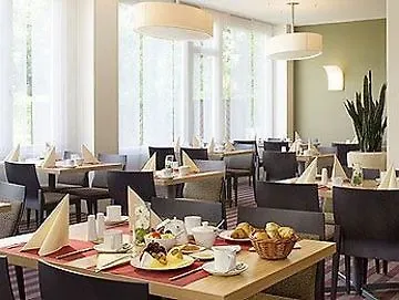 Mercure Airport Tegel 4*