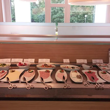 Mercure Airport Tegel 4*